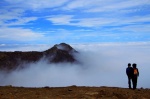 Cima entre niebla