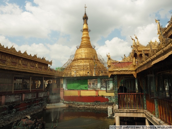 Botahtaung Pagoda
La pagoda de Botahtaung a orillas del río, en el centro de Yangón es uno de los templos más venerados de la ciudad. La pagoda dorada de 40 metros de alto consagra una reliquia sagrada de Buda.
