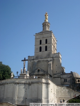 Catedral de Avignon
Vista desde la plaza del palacio papal de la catedral de Avignon
