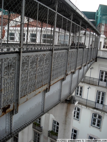 Pasarela de Santa Justa en Lisboa
Pasarela que une el elevador de Santa Justa con el Barrio Alto (Convento do Carmo)
