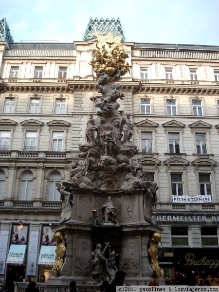 La columna de la Peste de Viena
Monumento barroco que se erigio despues de que se acabara con la peste que asoló Viena a finales del s. XVII
