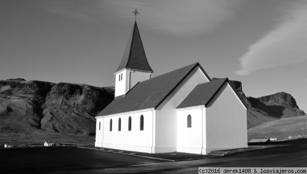Iglesia
Bonita iglesia Islandesa del pueblo Vyk i Myrdal
