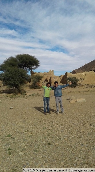 Una experiencia del desierto
con un amigo haciendo de japones muchas fotos,descubriendo un antiguo pueblo judio abondonado.
