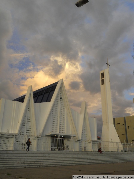 Catedral de Liberia
Esta catedral ocupa un gran terreno y tiene una gran escalinata.
