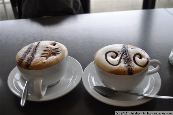 Nueva Zelanda - Capuccinos Deliciosos
Foto tomada en el Lake Matheson Cafe. Los capuccinos de este país son deliciosos.
