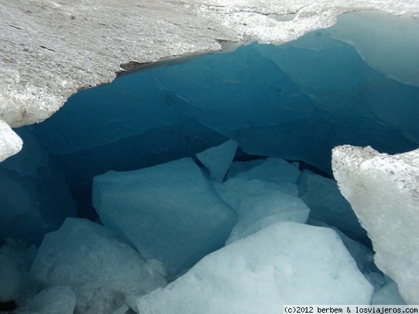 Cueva de hielo en Groenlandia
Gruta creada en el glaciar Kiagtuut, Groenlandia.
