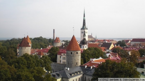 Vista desde el mirador de Tallin
Vista de la ciudad de tallin desde el mirador.
