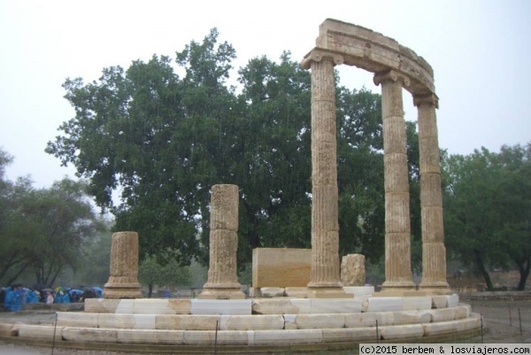 Philipeion de Olimpia
Lluvia sobre el Philipeion de Olimpia
