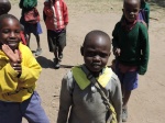 Niños en la escuela de Ositeti
Niños, Ositeti, escuela, saludando