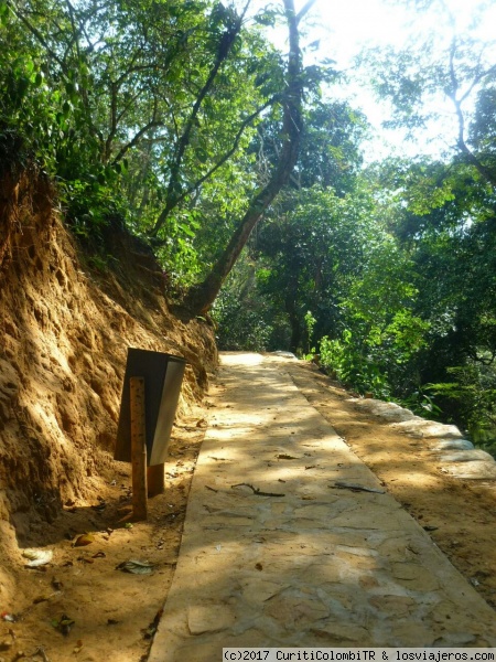 Curiti Colombia Sendero y Balneario del ique
Anímate a caminar por senderos en piedra y por que no....deleitarse del Balneario completamente Gratis.
Contacto Alix Joya Tu Reserva Curiti (057) 3118486536
