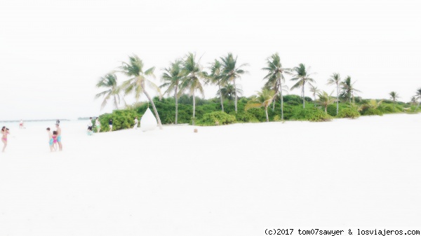 Beaches of Maldives
Clicked at the Hideaway Beach Resort & Spa situated in the Dhonakulhi Island, Haa Alifu Atoll, Maldives. 
https://www.hideawaybeachmaldives.com/
