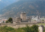 Castillo de Montebello - subiendo hacia el Castillode Sasso Corbaro