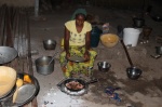 Cocinando sin electricidad en Dindefelo