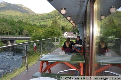 COMIENDO EN KINLOCHLEVEN
Terraza de un paub en Kinlochleven ideal para comer con preciosas vistas (si no esta lloviendo)
