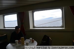 FERRY A LA ISLA DE SKYE
Desayunando en el ferry que te lleva de Mallaig a Armadale
