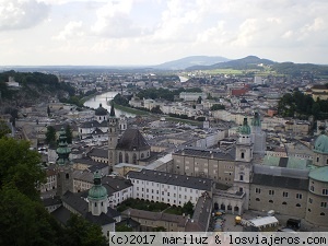 VISTAS DE SALZBURGO DESDE EL CASTILLO
Asi se ve la ciudad de Salzburgo desde lo alto del Castillo-fortaleza
