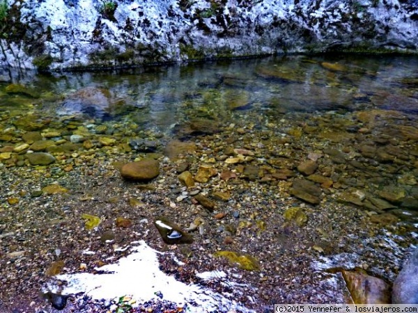 Río Alba. Parque de Redes
Río Alba, sus cristalinas aguas acompañan durante todo el recorrido de la Ruta del Alba, en el Parque Natural de Redes (Asturias)

