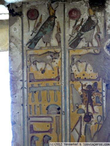 Pinturas en Karnak. Egipto
Detalle de los restos de pinturas que aun se pueden contemplar en el Templo de Karnak
