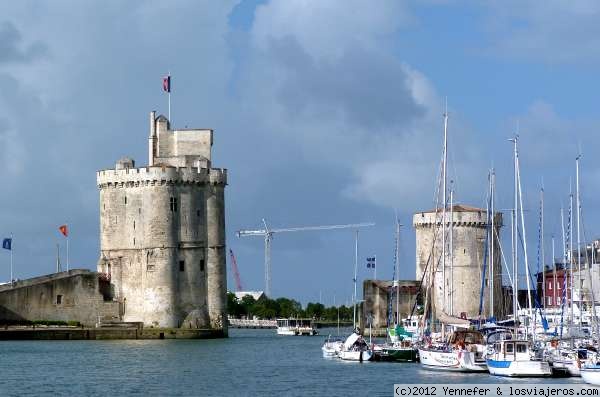 Torres de La Rochelle (Francia)
Torres defensivas de San Nicolás (a la izquierda) y de La Cadena.- La Rochelle (Francia)
