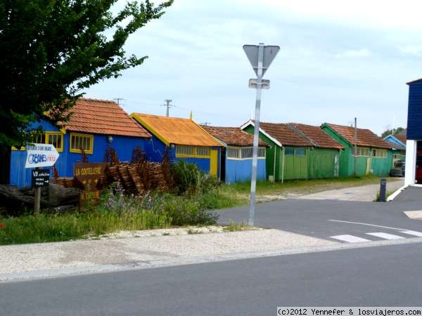Vista casas colores en la isla de Oleron
Mas casas de artesanos en la isla de Oleron
