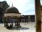 CUPULA DEL RELOJ, DE LAS ABLUCIONES Y DEL  TESORO.-DAMASCO
Patio de la Mezquita Omeya.-Damasco