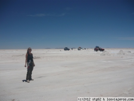 SALAR DE UYUNI - BOLIVIA
Debería ser declarado unas de las maravillas del mundo, cualquiera que pase cerca del salar no se lo debe perder.
