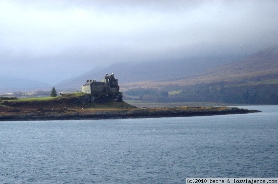 Escocia - Duart Castle
Vista del castillo de Duart cerca de Craignure, desde el ferry que nos lleva a la isla de Mull.
