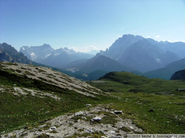 Dolomitas. Sorapiss y Marmarole.
Vista de los macizos de Sorapiss y Marmarole desde el flanco norte de Tre Cime di Lavaredo.
