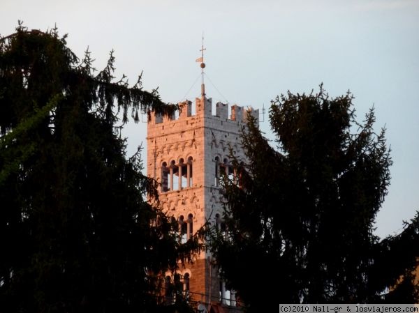 Atardecer en torre den Lucca, Italia.
La torre al atardecer.

