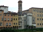 Torri dei Barbadoni desde el otro lado del río, Florencia.