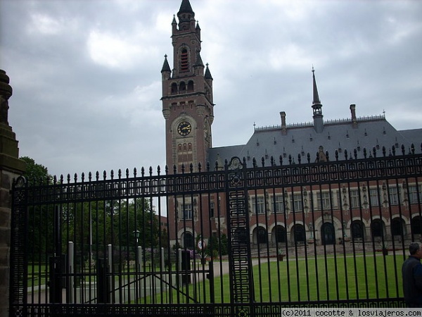 Palacio de la Paz en la Haya ( Holanda )
Palacio de la Paz es también llamado Tribunal de la Haya y alberga instituciones judiciales internacionales
