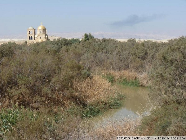 Rio Jordan en Betania ( Jordania)
Ese riachuelo fangoso es el famoso rio Jordan a su paso por Betania en el lado Jordano. Se supone el lugar del bautismo.
