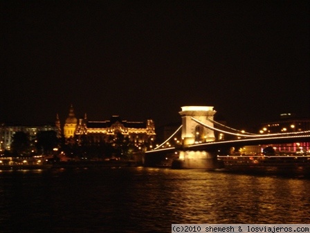 Puente de las Cadenas 
Puente de las Cadenas, Budapest
