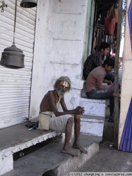 el santón de Udaipur
santón en Udaipur
