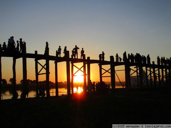 U Bein
El puente de teca mas largo del mundo al atardecer.
