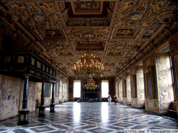 INTERIOR CASTILLO DE FREDERIKBORG
UNA DE LAS RICAMENTE DECORADAS SALAS DEL IMPONENTE CASTILLO REAL DE FREDERIKBORG
