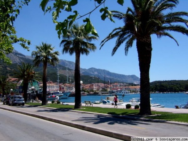 MAKARSKA
PASEO JUNTO AL HERMOSO PUERTO DE MAKARSKA
