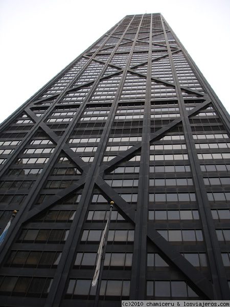 Chicago Hancock
Torre Hancock desde abajo
