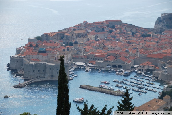 Dubrovnik, Croacia
Vista de la ciudad amurallada de Dubrovnik desde un mirador.
