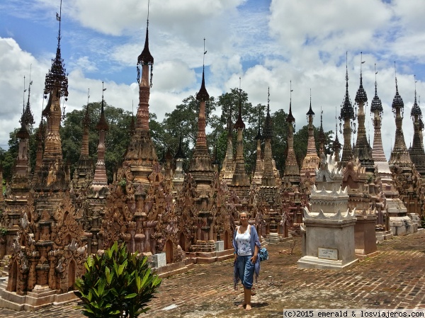 MYANMAR, EL RESURGIR DEL AVE FENIX
Myanmar, Bello País de grandes contrastes, de colores impresionantes, de templos inimaginables y... uno de ellos es Kakku. Os facilito por ello, esta imagen que para mí, fue creo, el templo que más me gustó de Myanmar!
