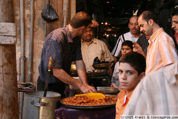Zoco
Haciendo buñuelos en el zoco de Aleppo
