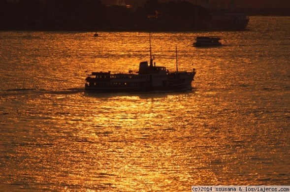 Cuerno de Oro y el Bósforo
Una de las mejores puestas del sol, Estambul y el mar que se vuelve de oro
