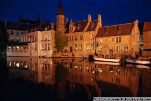 Brujas de noche
Una ciudad de cuento de hadas o de brujas
