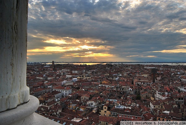 Cae el sol en Venecia - Italia
