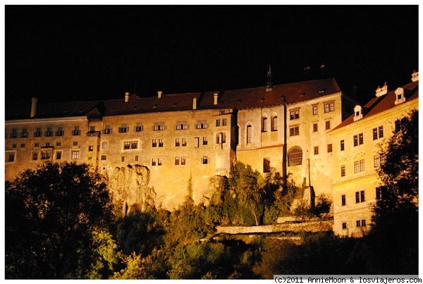 Castillo de Cesky Krumlov por la noche
Vista desde unos de los puentes que cruza el Moldava
