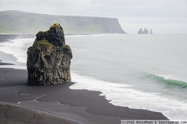 Dyrholaey - Islandia
Cerca de Vik, formaciones en la playa
