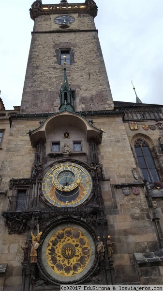 Torre del Reloj Astronomico de Praga.
Plaza ciduad vieja. la torre del reloj astronómico.
