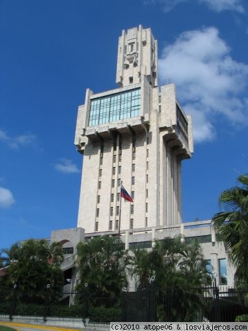 Embajada rusa
Embajada de la Federación de Rusia, 5-a Avenida, # 6402, entre 62 y 66, Miramar, La Habana, Cuba
