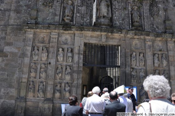 Porta santa
Puerta de la catedral de santiago que solo esta abierta los años que el dia 25 de julio,coincide en domingo
