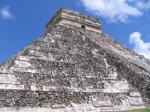 Costado de chichen itza
mexico